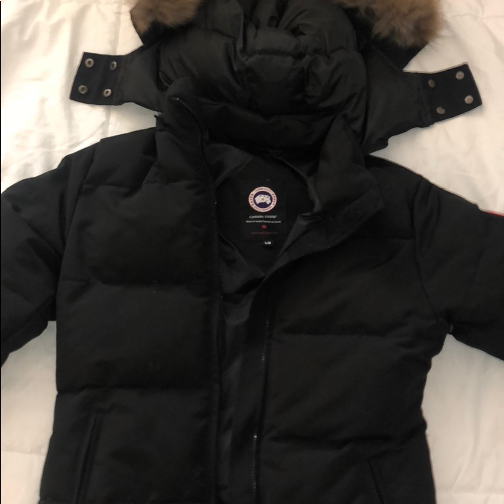 Canada goose jacket size large women’s with tags